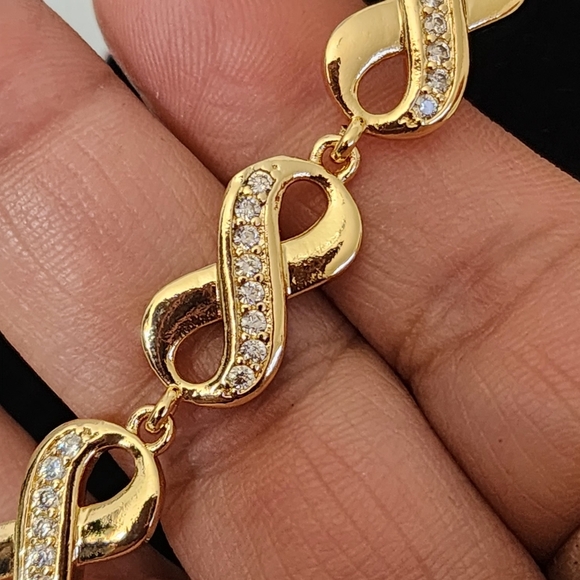 Gold Filled Infinity Symbol Design Link Bracelet - Picture 3 of 9